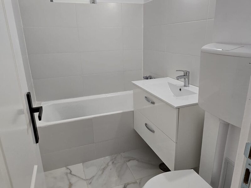 Drumul Taberei vis-a-vis Plaza Romania ap 2 camere.